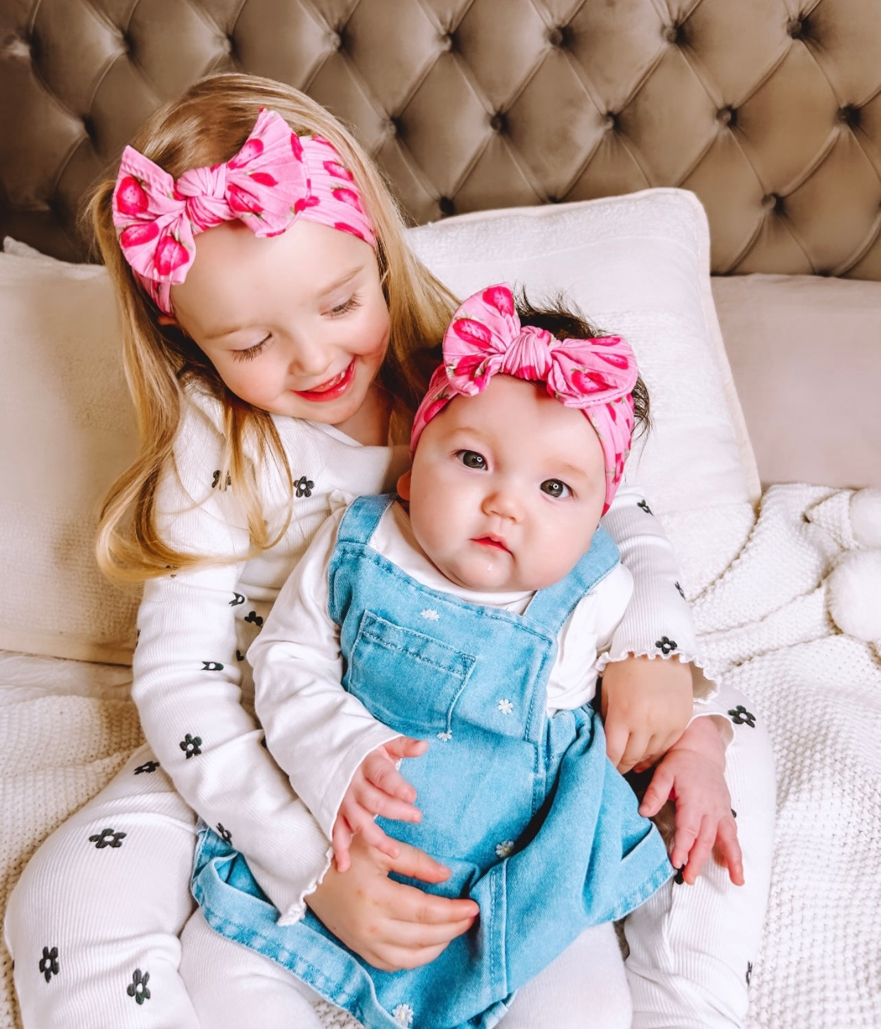 Cable knit bow headband - Strawberry print