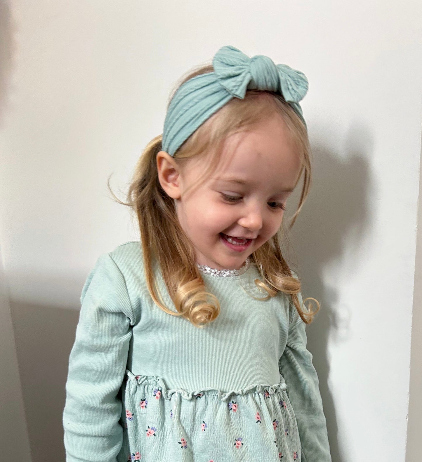 Cable knit bow headband - Turquoise green